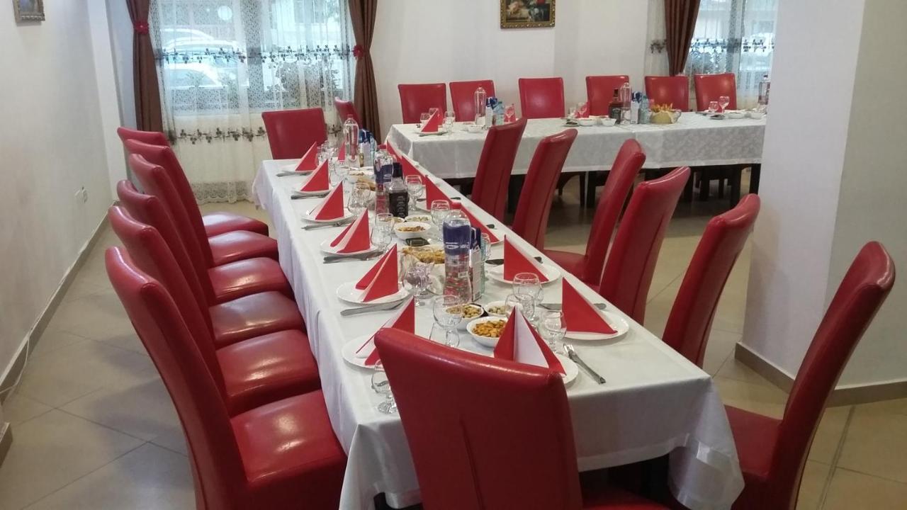 Pensiunea Poiana Soarelui Brates Luaran gambar